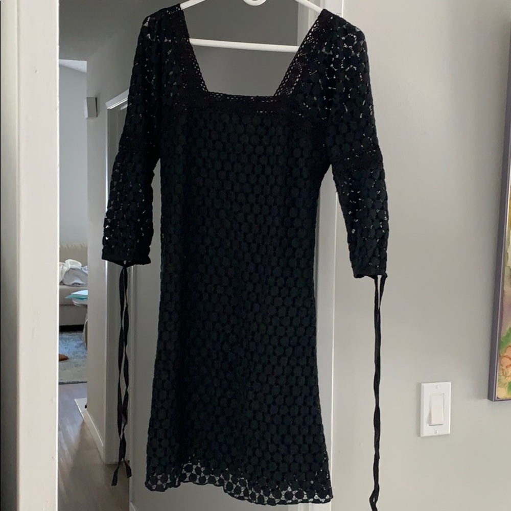 Ami Sanzuri gorgeous dress in black